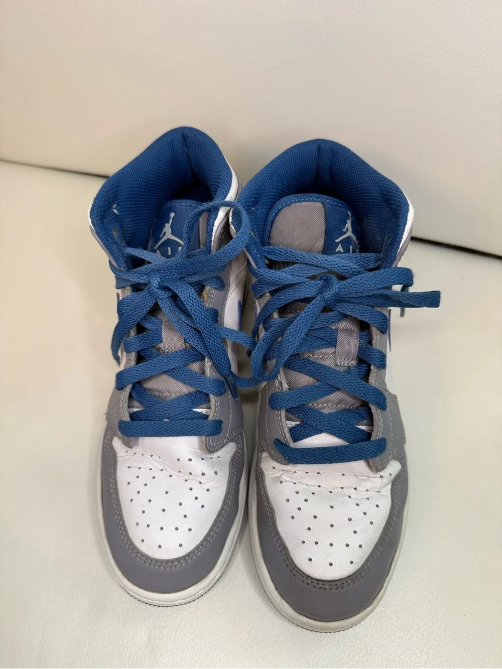 Kids’ Nike Air Jordan 1 Mid - White / Gray / Blue